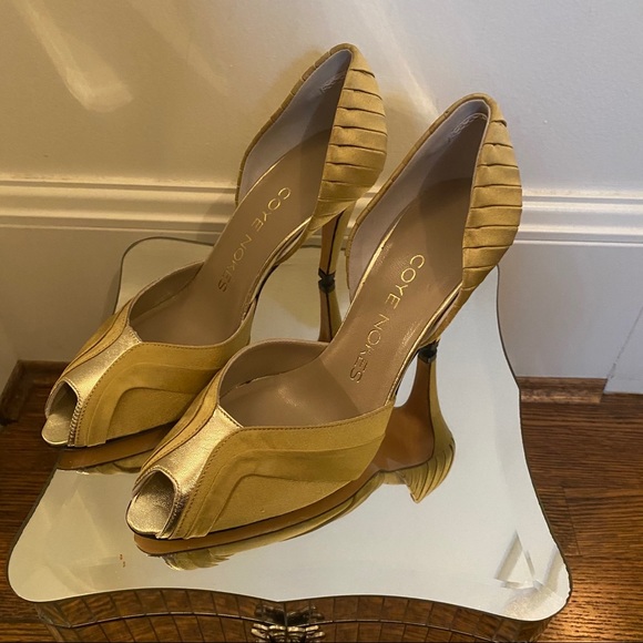 Coye Nokes Gold D’orsay Pumps two sizes - Picture 2 of 10